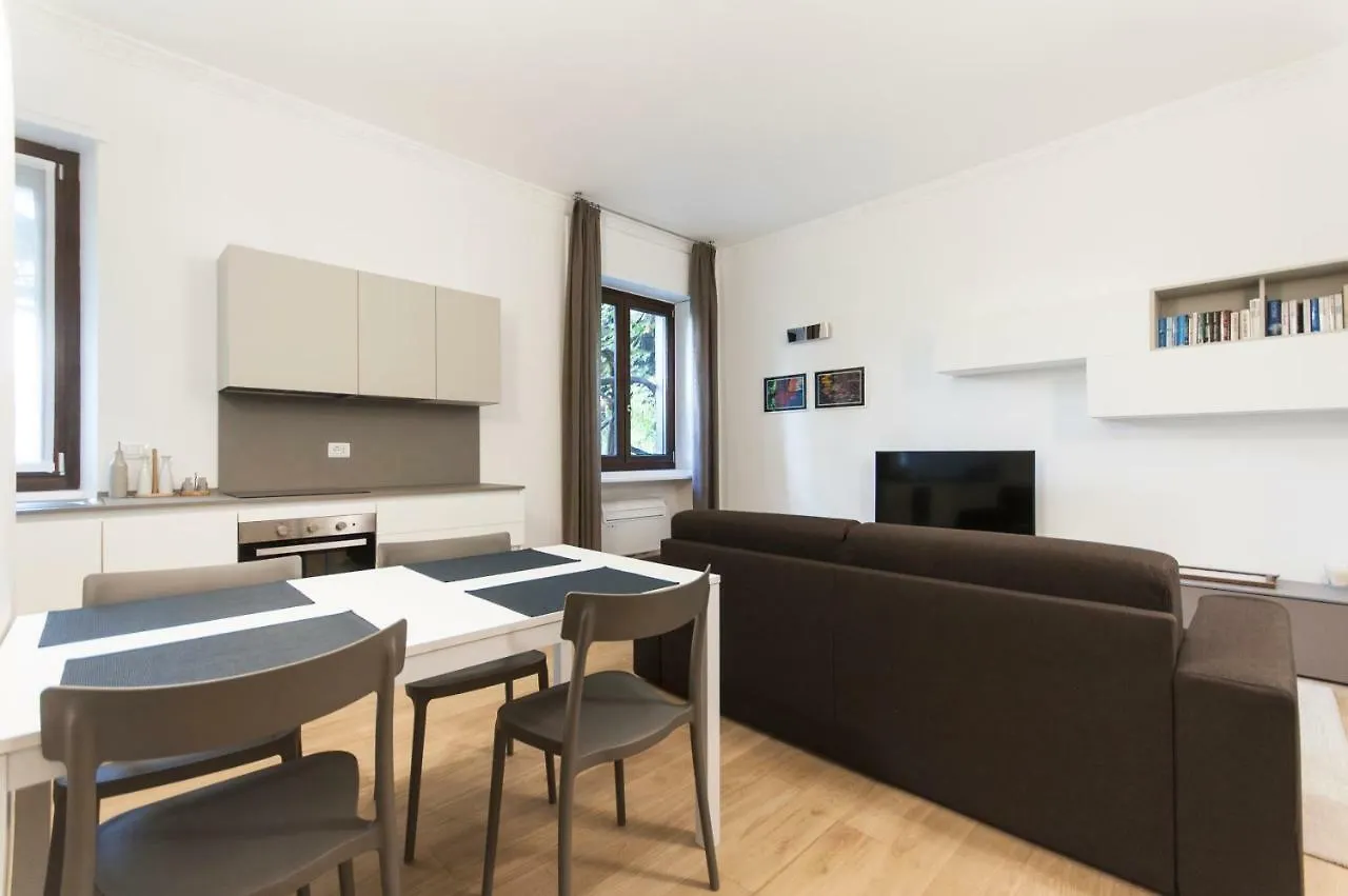 Beautiful Flat In Milano Center Apartment